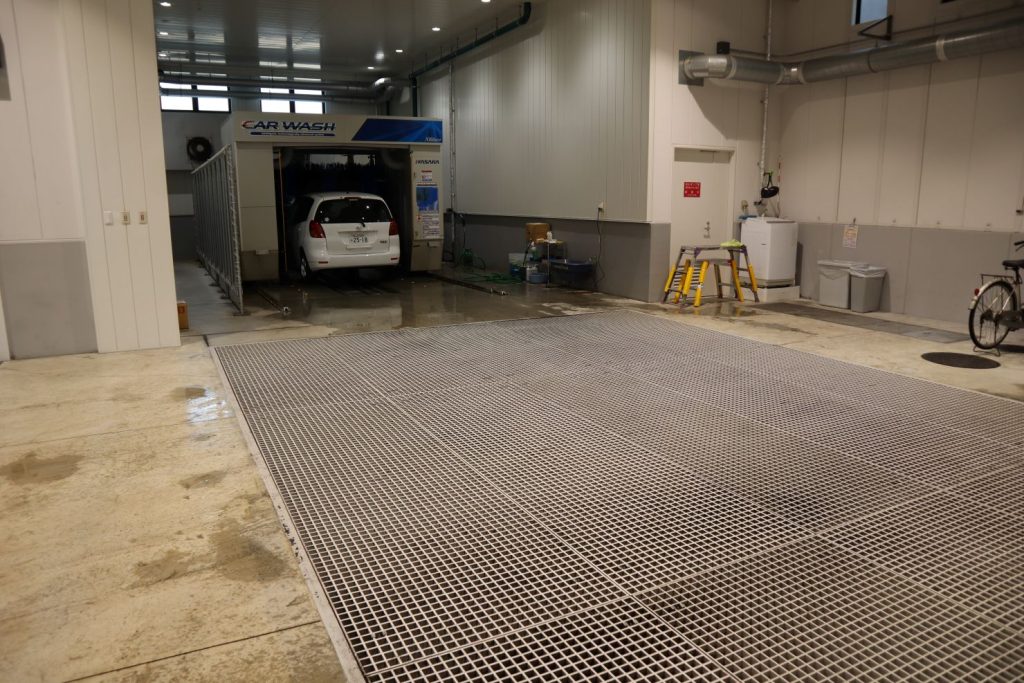洗車の水切り用のグレーチング