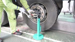 反力受けスタンド