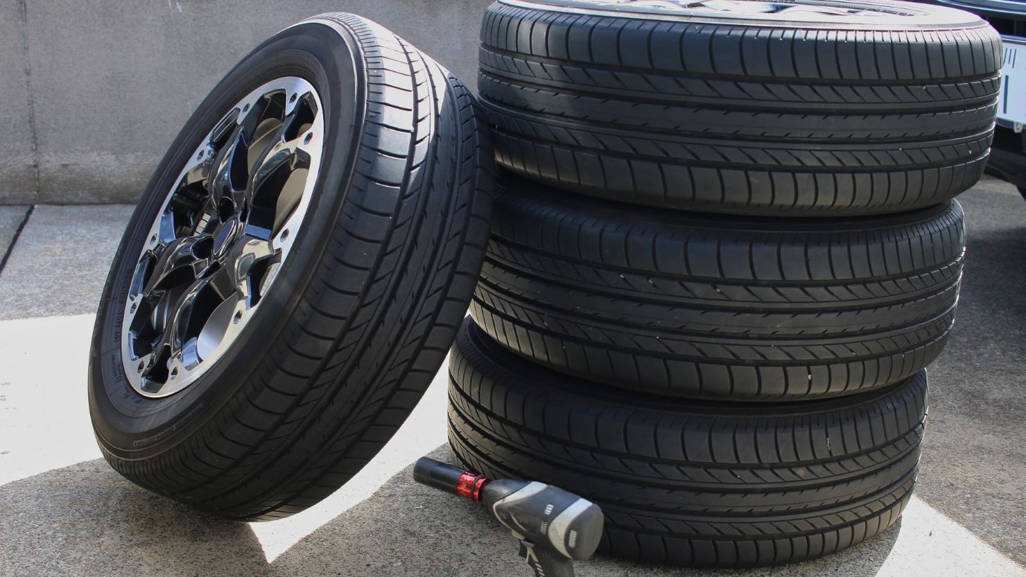 住友ゴム工業、DUNLOP及びFALKENブランドのタイヤ価格を9月1日より平均