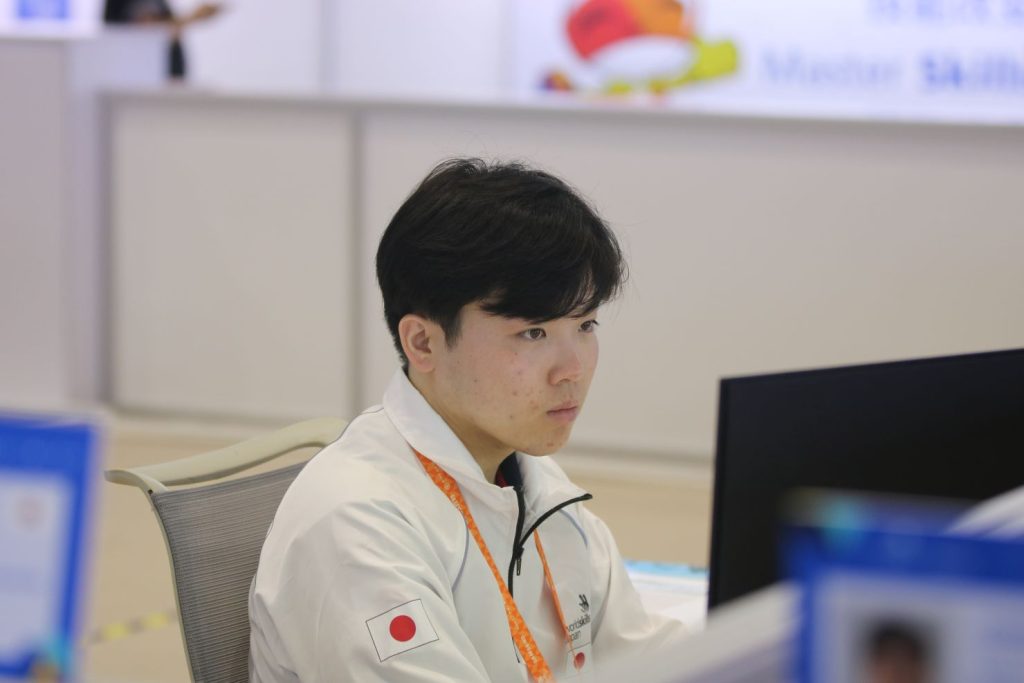 トヨタ、第48回技能五輪国際大会で国内5職種および海外拠点の7人が敢闘賞を受賞